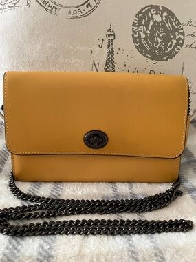 Gorgeous Coach Crossbody Purse 👜